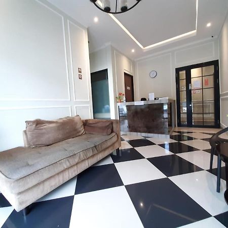 Flamboyan Residence Cipete Jakarta Buitenkant foto